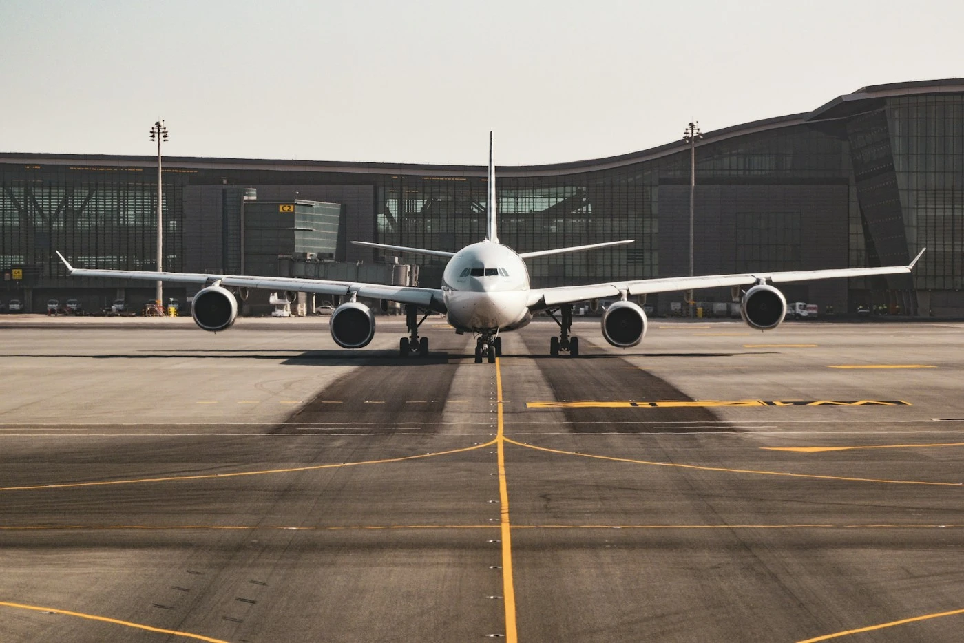 Kuwait Customs Warns: Don't Carry Luggage for Others