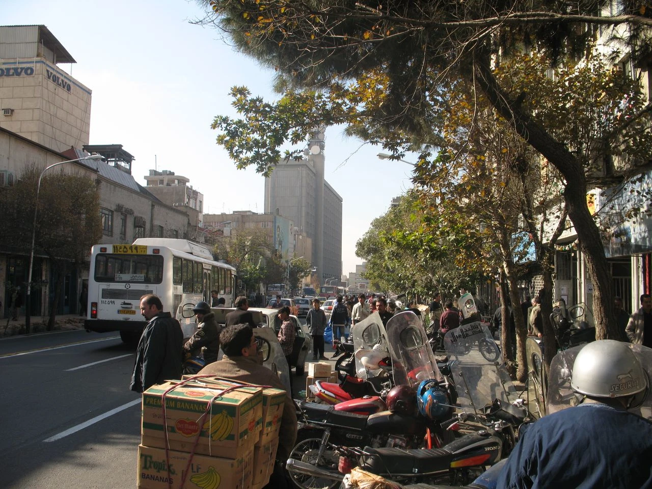 Iran Exempts Foreigners From Key Registration Codes