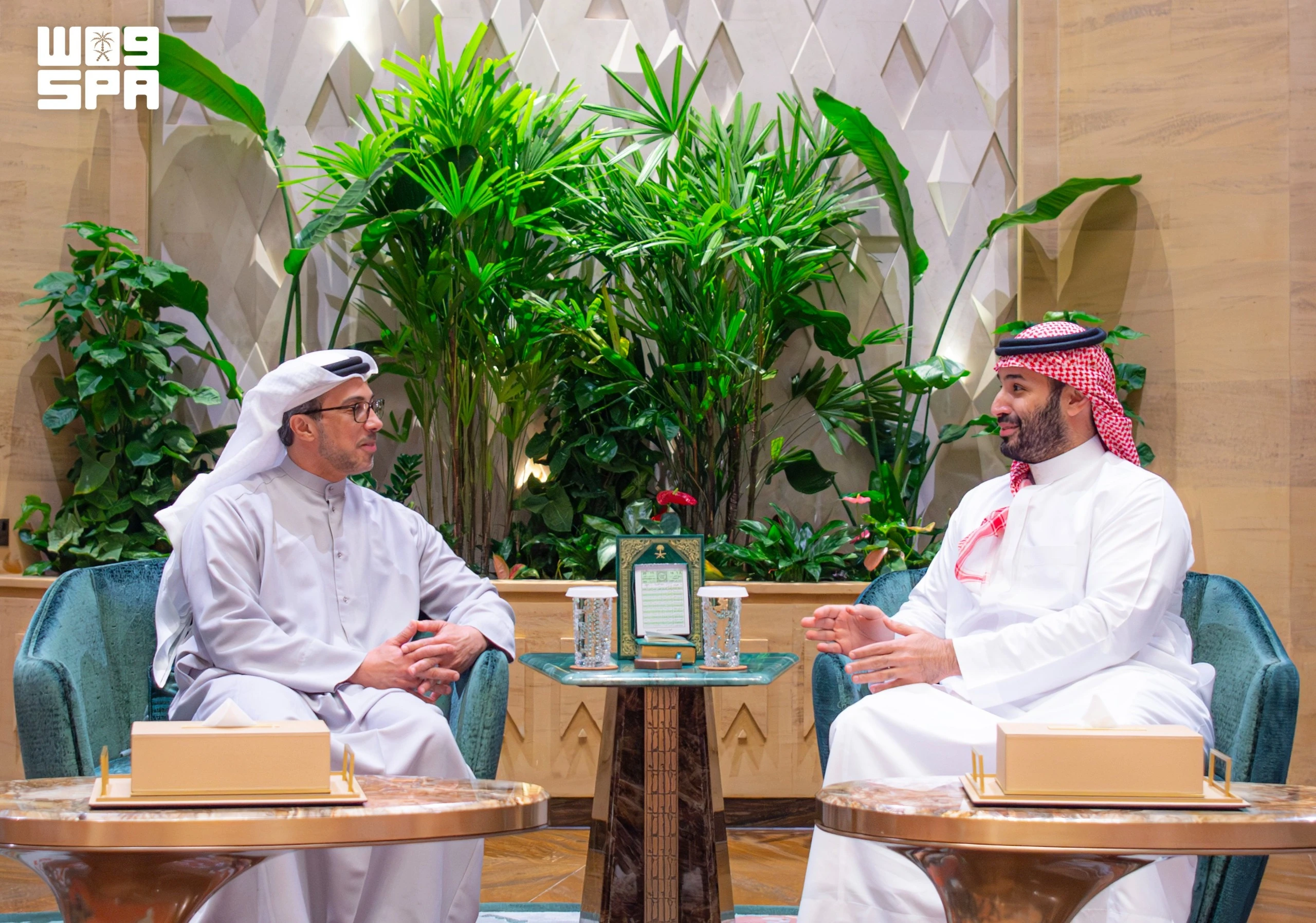 UAE VP Sheikh Mansour Holds High-Level Talks in Riyadh