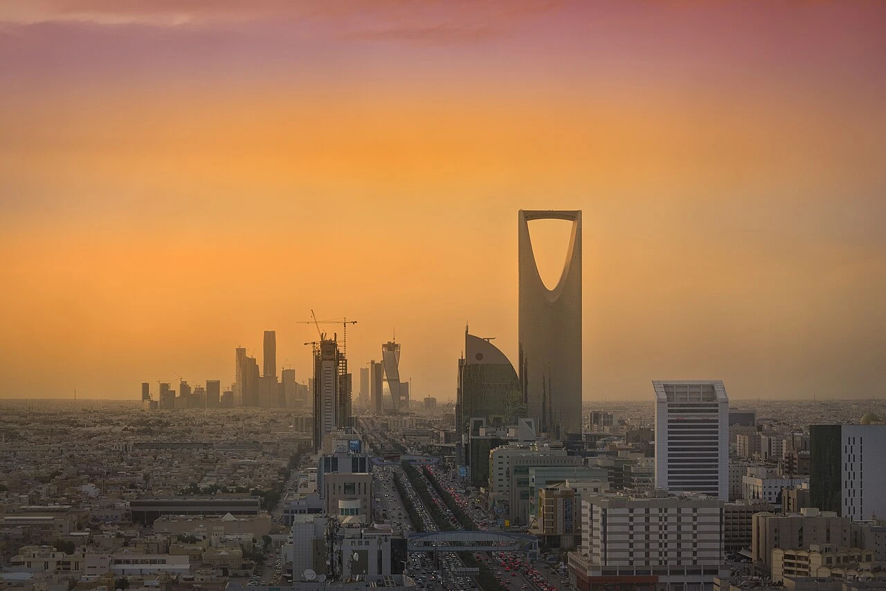 Saudi Arabia Simplifies Family Visas for Skilled Workers