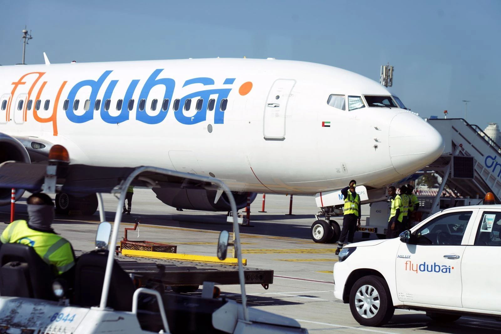 Flydubai Pilot Survives Cockpit Attack as Jet Plunges 14,000 Feet