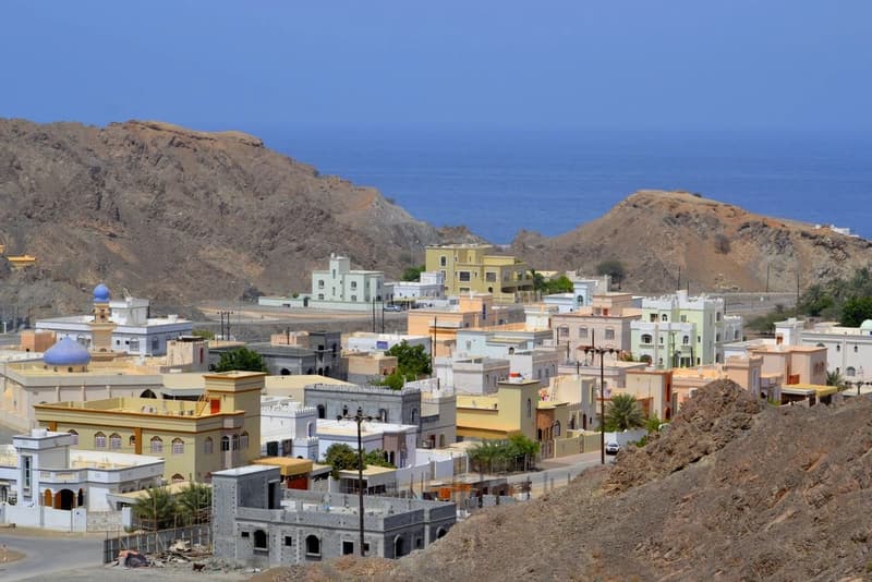 Muscat Cracks Down on Bachelor Housing in Residential Areas
