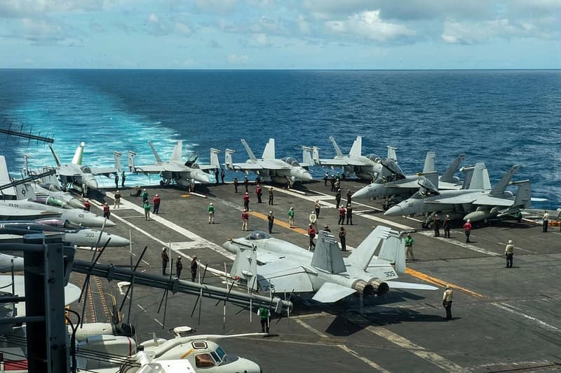 US Deploys 9,000 Troops and Third Carrier to Gulf