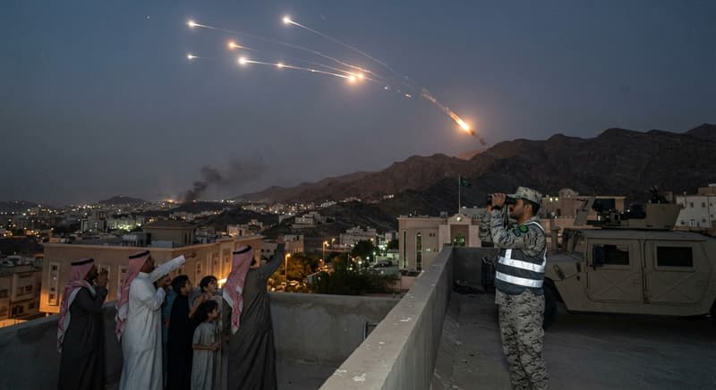 Saudi Air Defenses Smash Six Houthi Ballistic Missiles Over Taif and Yanbu