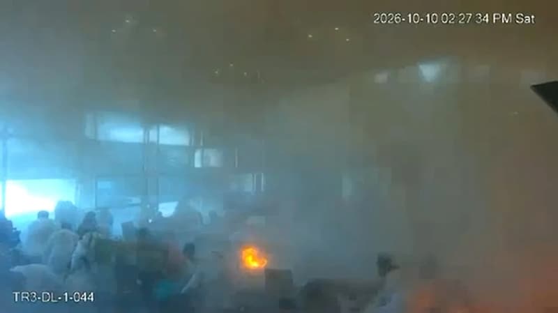 Houthi Missile Strikes at Riyadh Airport Kill 18; Flights Suspended