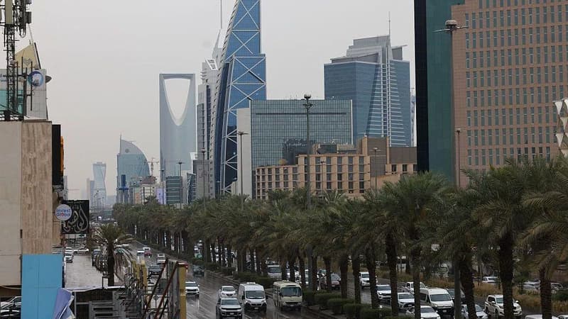 Massive Explosions Rock Riyadh As Smoke Rises Over Airport