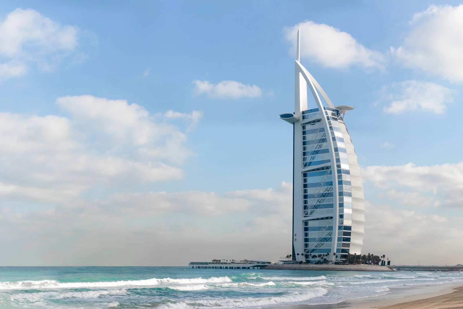 Amazing UAE Wealth Survey Reveals Why Nearly Half of Expats Plan to Retire Here