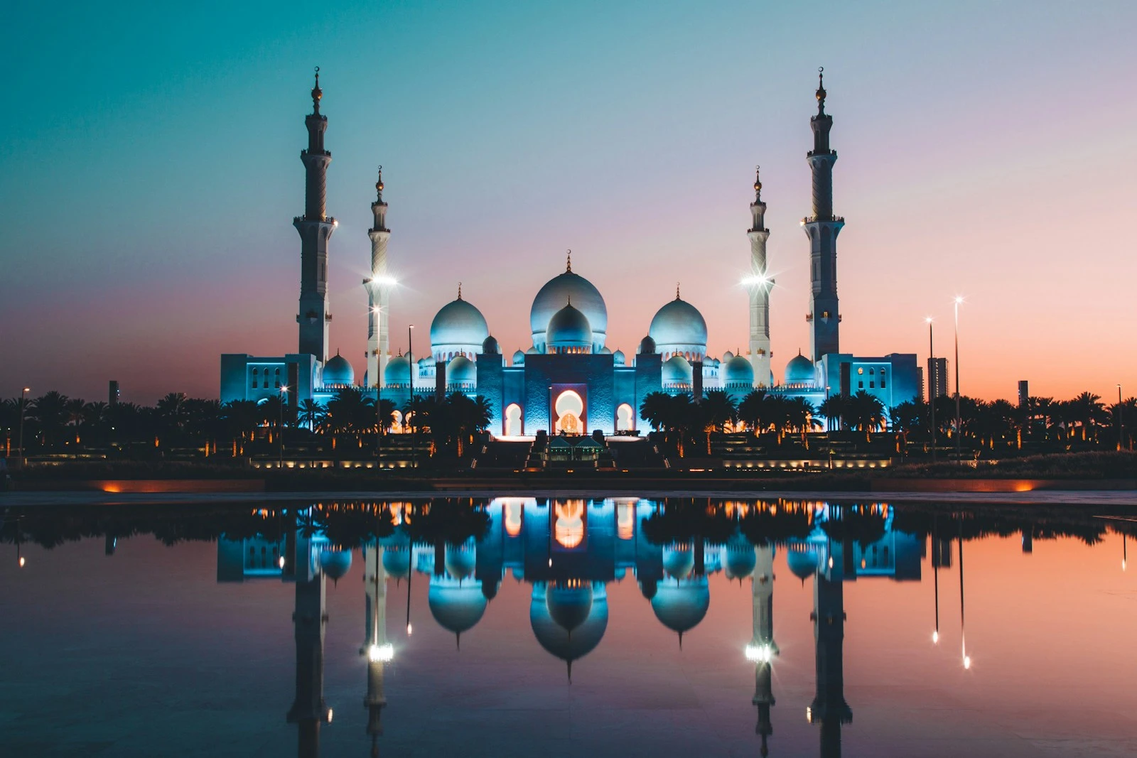 Abu Dhabi Announces New Entry Fees For Sheikh Zayed Grand Mosque